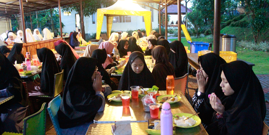 Menggali Hakikat Puasa