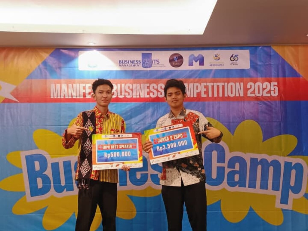 Dua Santri Thursina IIBS Sabet Prestasi di English Business Plan Manifest ITS 2025