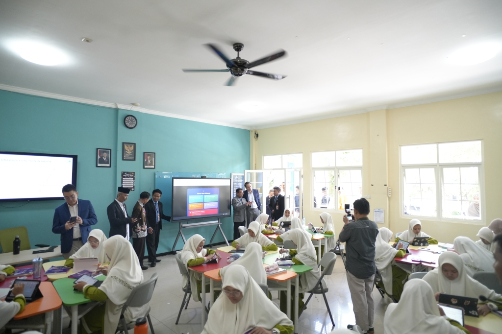 Thursina IIBS Boarding School Pertama di Indonesia yang Resmi Gandeng Samsung Lewat Digital Lighthouse School