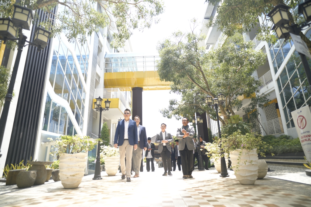Thursina IIBS Boarding School Pertama di Indonesia yang Resmi Gandeng Samsung Lewat Digital Lighthouse School