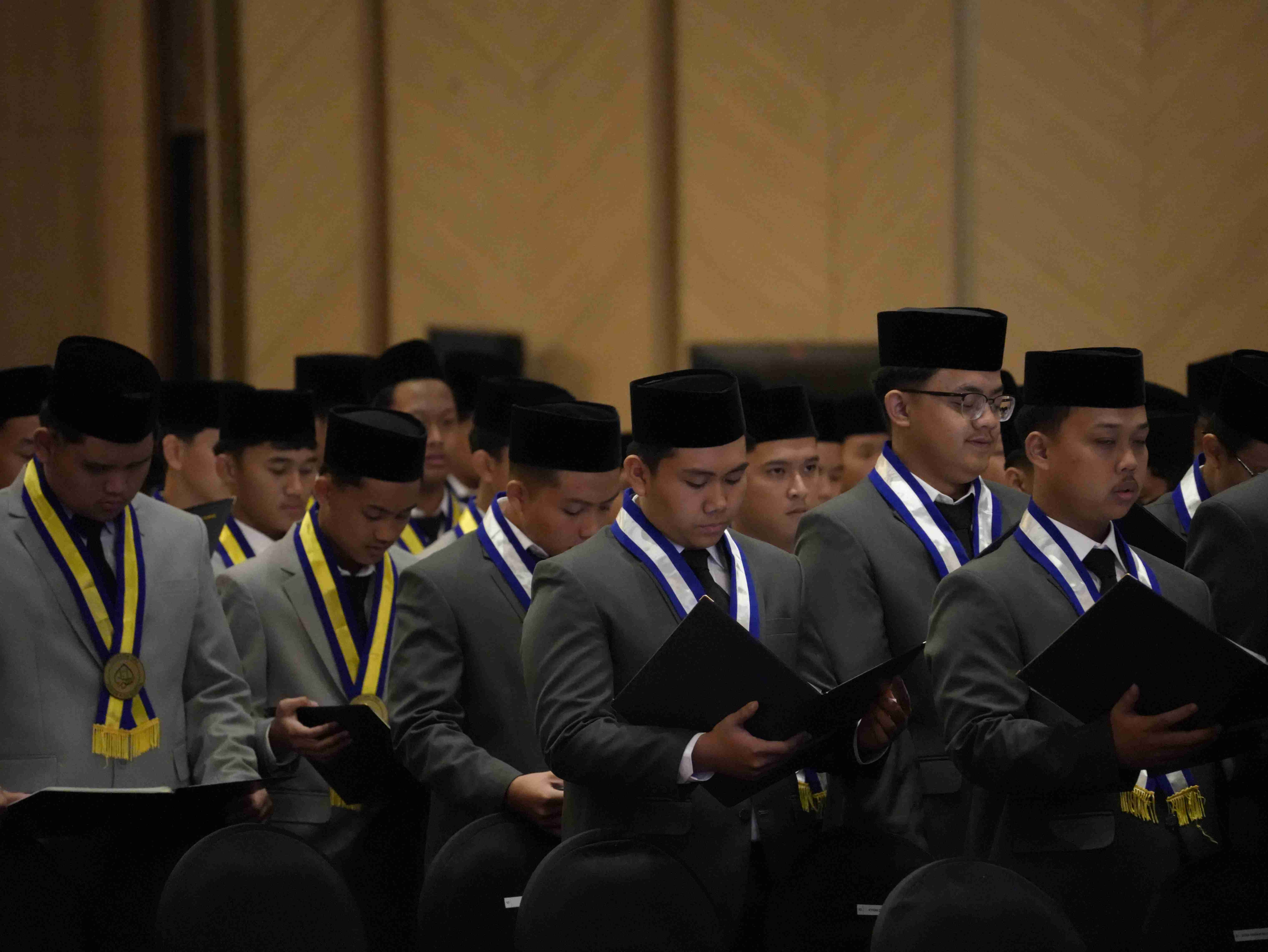Global Dreams Realized: Thursina Graduates Earn 192 University Offers